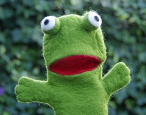 Kikker van vilt - felted frog