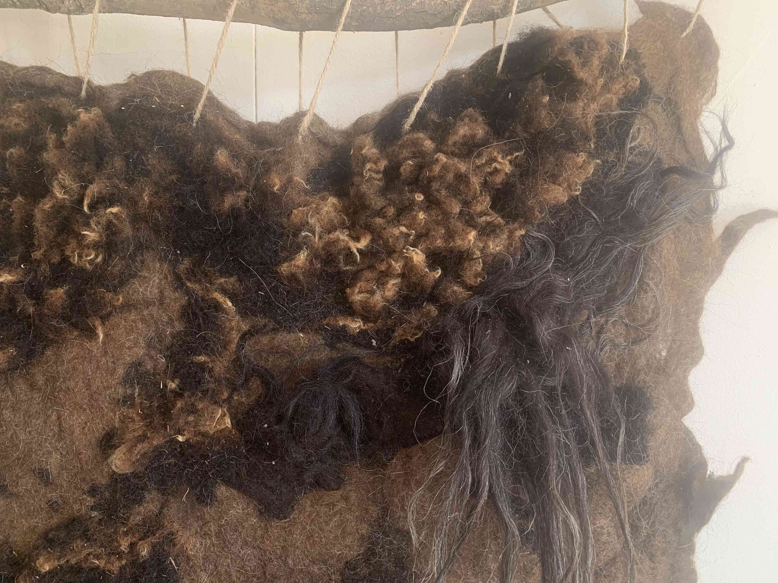 Wandkleed-vilt-wol-akoestisch-paneel-akoestisch-wandkleed-vilt-wool-art-Tribe-wolgoeroe-4-scaled.jpg