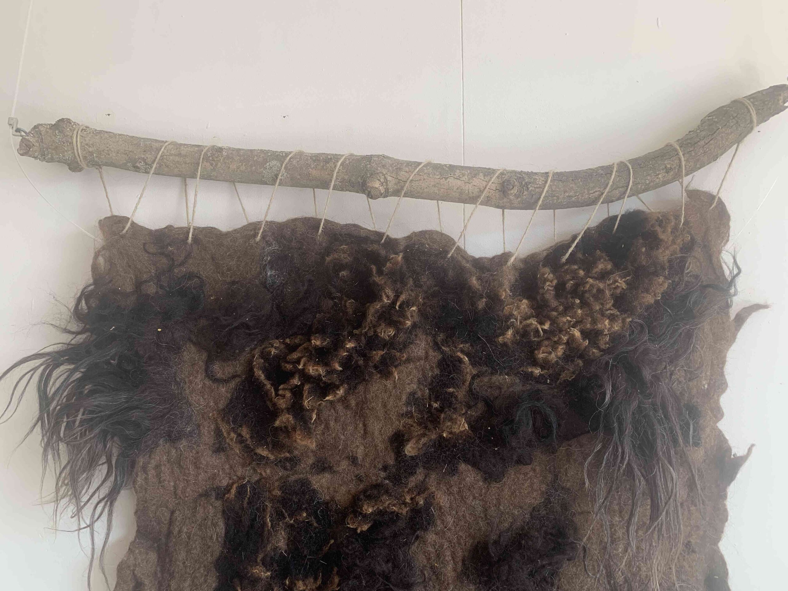 Wandkleed-vilt-wol-akoestisch-paneel-akoestisch-wandkleed-vilt-wool-art-Tribe-wolgoeroe-5-scaled.jpg