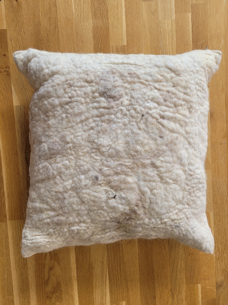 Kussen Riley wolvilt 50 x 50 cm (nr 37)