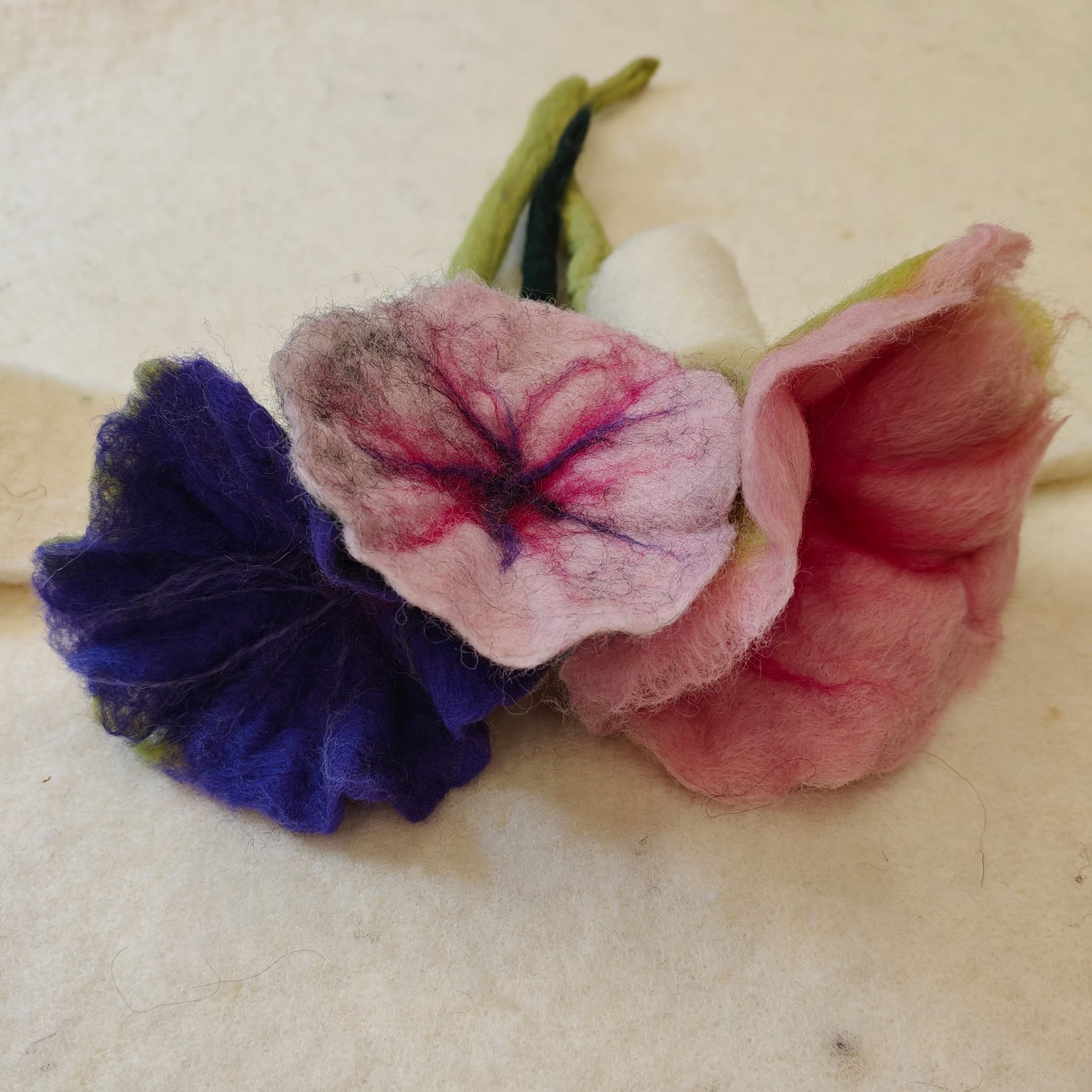 Uitvaartwade lijkwade van wol Flowers wolgoeroe (8)