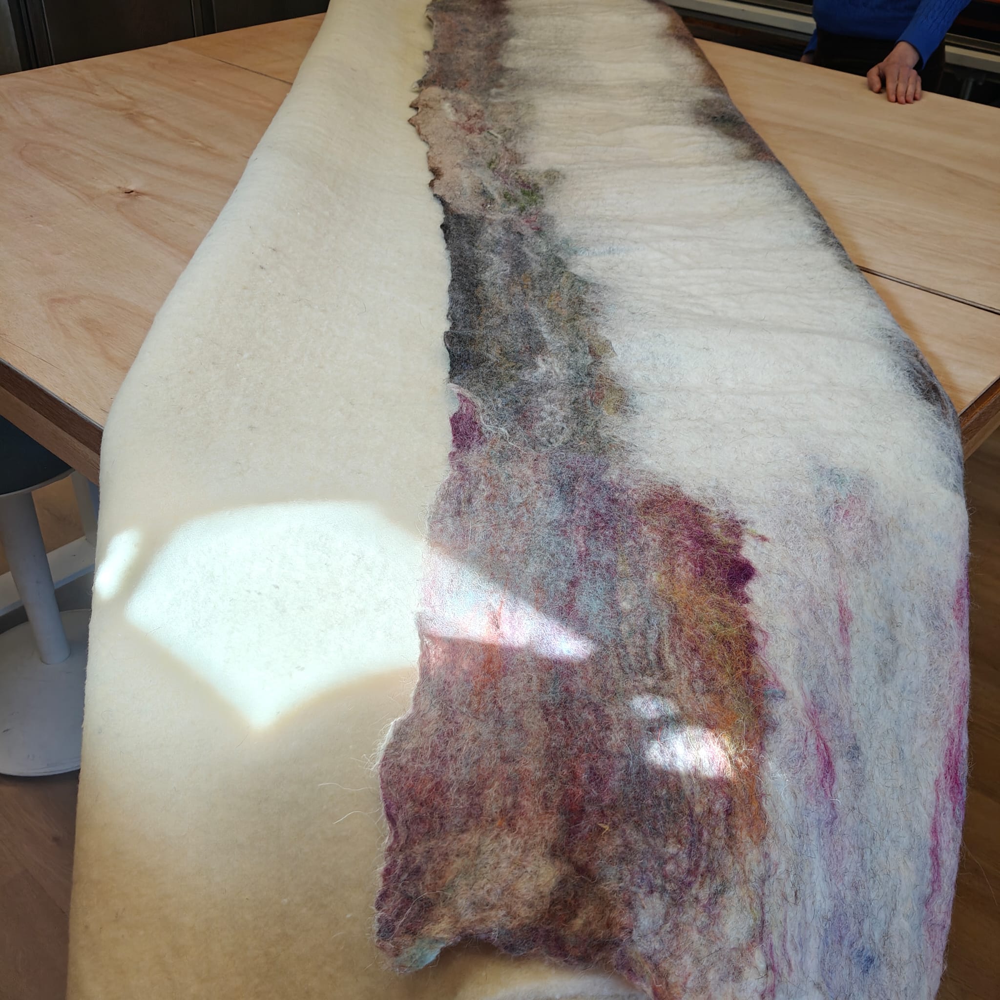 Wade mist wolgoeroe studio namenia inge visser natuurbegraven natuurbegravenis wol vilt horizon collectie