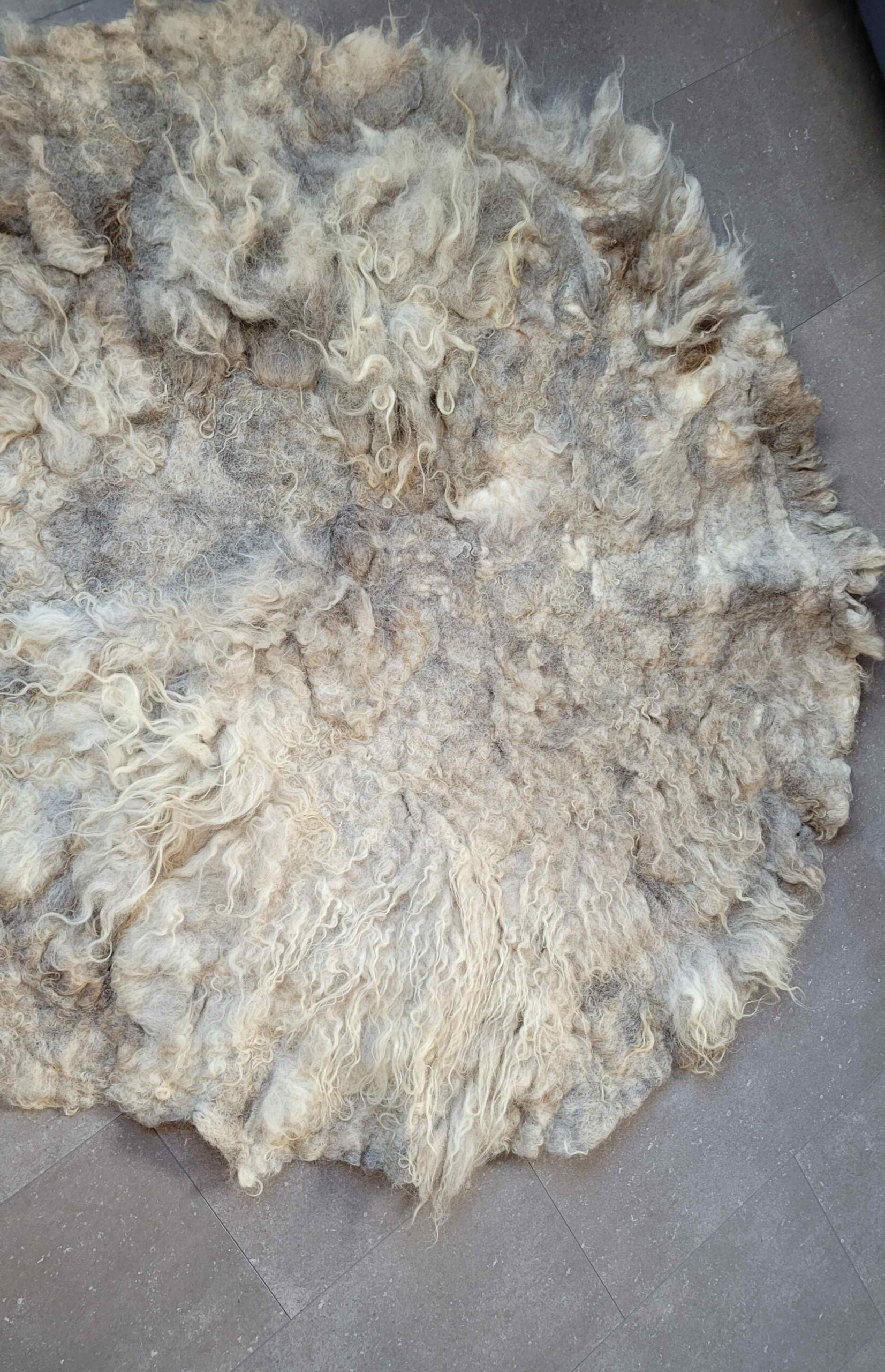 Round-wool-rug-felted-rug-Dunes-_-Arte-Cascada-10b-scaled